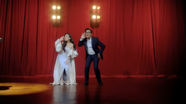 Ayu Ting Ting Cantik Bak Marilyn Monroe Duet Andre Taulany di Video Klip 'Nurlela'